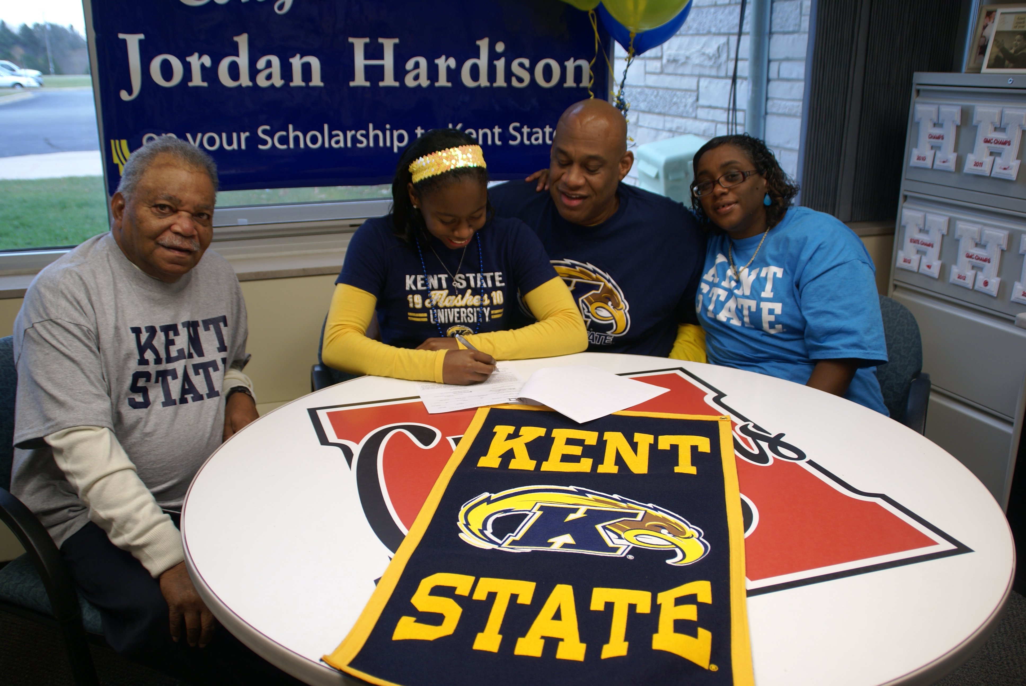 HHS_-_Jordan_Hardison_signing